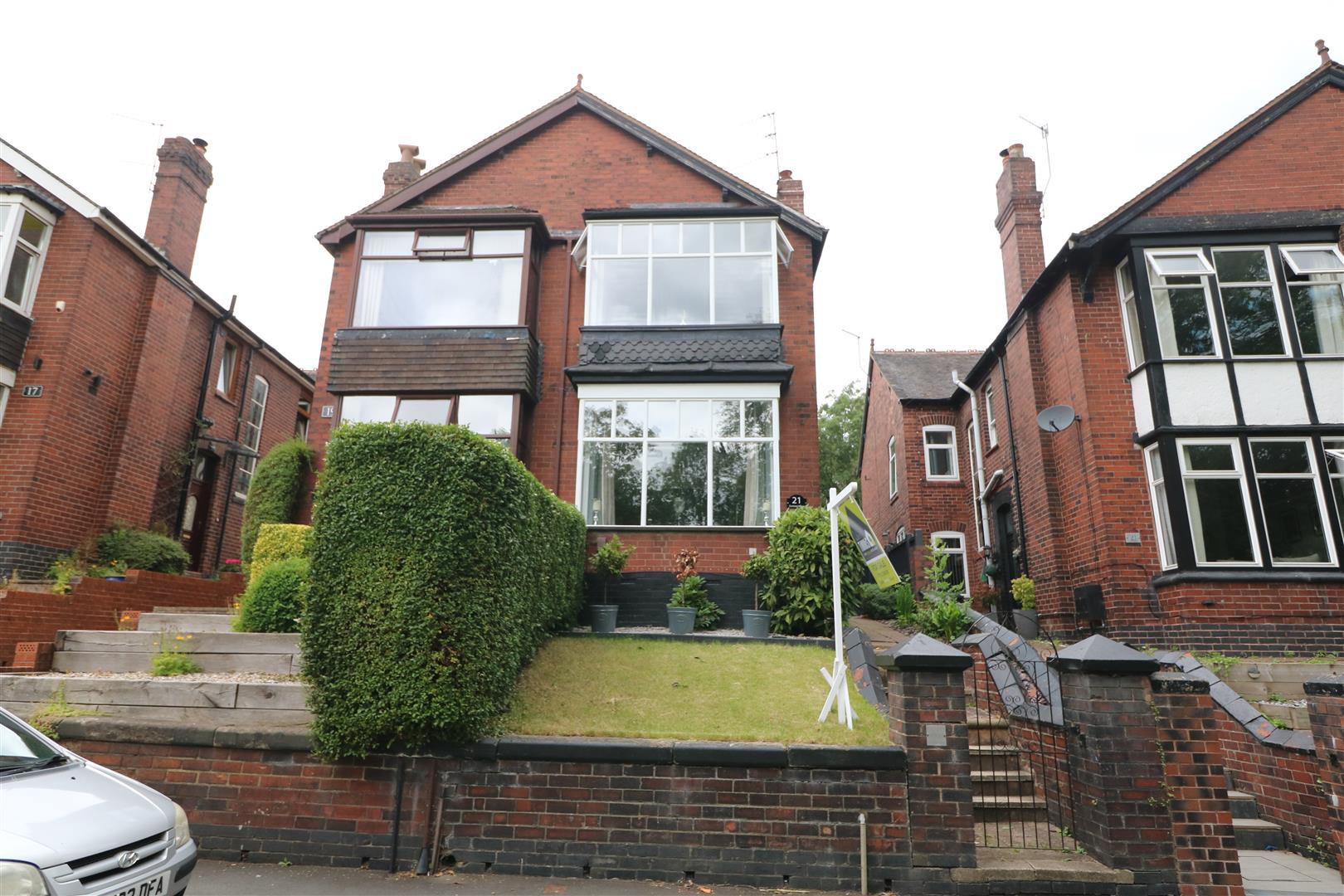 3 bed property in Victoria Park Road, Stoke-On-Trent